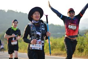 BIB: 1042, 1626
                            <button type="button" onclick="openModal(6834872)" class="btn btn-primary btn-sm float-right btn-popup" data-toggle="modal" data-target=".modal-high-quality">
                        <i class="fas fa-shopping-cart"></i> Add to Cart
                    </button>
                                            <button type="button" onclick="isThisMe(6834872, true)" class="btn btn-success btn-sm float-right btn-popup btn-isme hidden" data-toggle="tooltip" data-placement="bottom" title="นี่คือรูปของคุณใช่ไหม คลิกที่นี่เพื่อเอาเข้าอัลบั้ม">
                        <i class="fas fa-plus"></i> Add to album
                    </button>
                    <button type="button" onclick="isThisMe(6834872, false)" class="btn btn-warning btn-sm float-right btn-popup btn-isnotme hidden">
                        <i class="fas fa-ban"></i> Remove from album
                    </button>